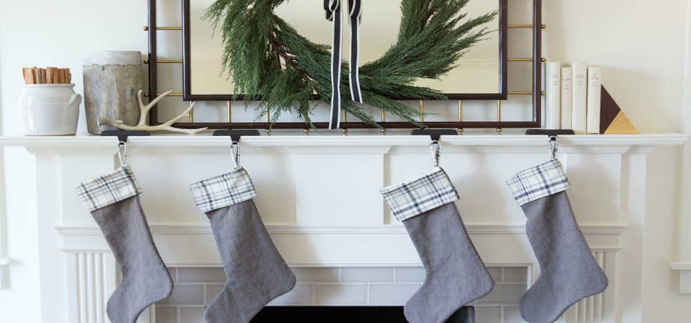 how to decorate for christmas when your house is listed for sale